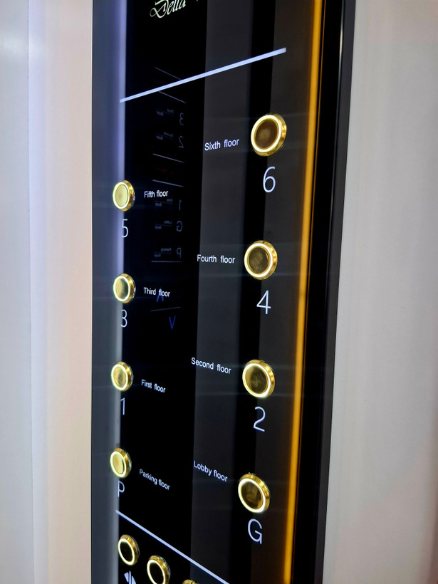 پنل شاسی داخل کابین آسانسور دلتا پنل مدل Strome Tetra | شیک و مدرن